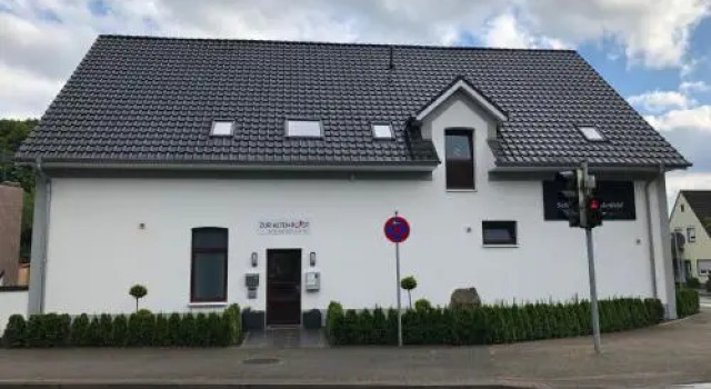 Gästehaus Wahnbek, Book Hotel Hoteller i Rastede med parkering, Parkering