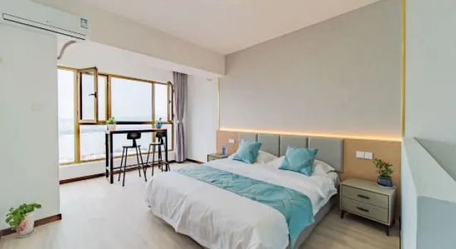 Четырёхместный люкс с видом на море Hi·Hai Homestay (Weihai Port Passenger Terminal Huafa Xintiandi Branch)