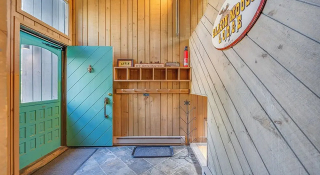 0.5 Mi to Dtwn & Trails: Conway Condo w/ Hot Tub!