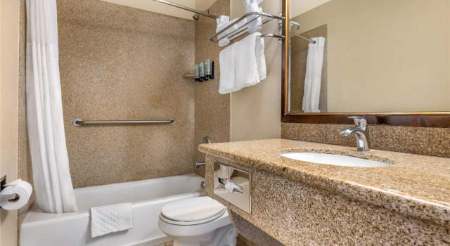 Четырёхместный номер Standard с частичным видом на океан Best Western Tradewinds