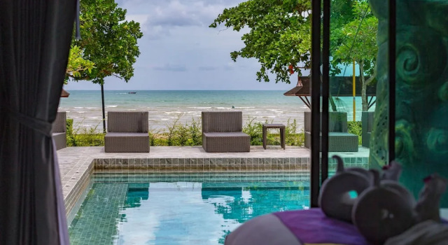 Номер Deluxe с балконом и с видом на море Maneetel Krabi Beachfront-SHA Plus