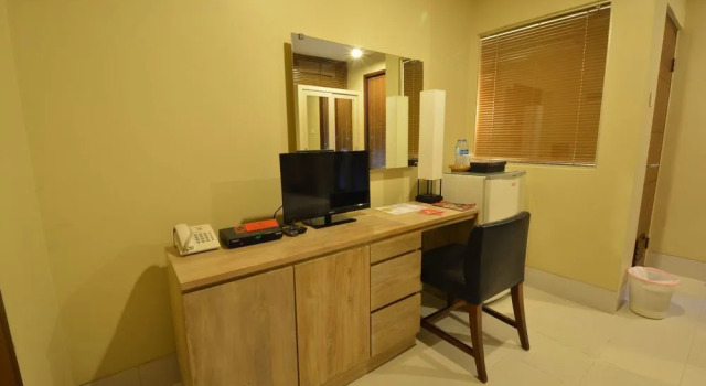 ZEN Rooms Kemang Ampera