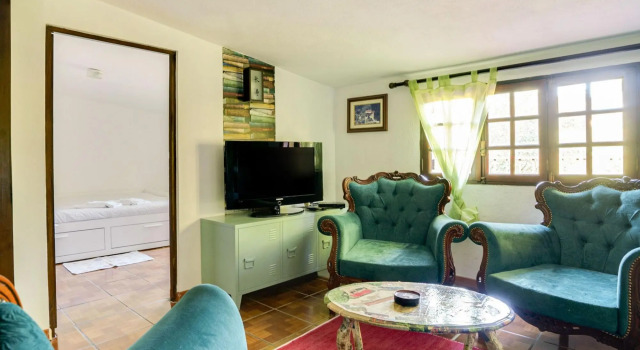 Cottage With Shared Pool, Rezerwuj Dom wakacyjny Wille w Centro Region, Willa