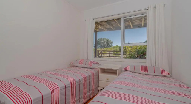 Over the Dunes - Cooks Beach Holiday Home, Buchen Sie Hotel Whitianga 