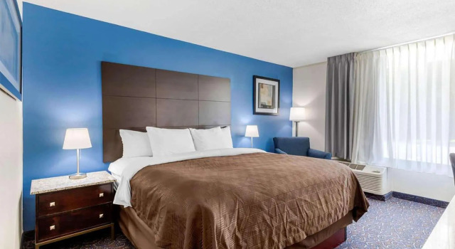 Двухместный номер Standard Days Inn and Suites by Wyndham Oxford