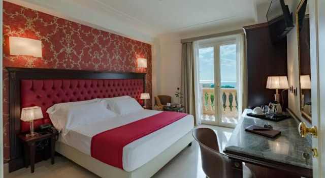 Двухместный номер Standard с балконом и с видом на море La Paloma Blanca Hotel