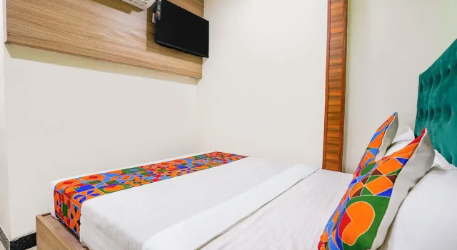 Via Palace Residence, Забронировать Отель Отели штата Махараштры 3 звезды, 3*