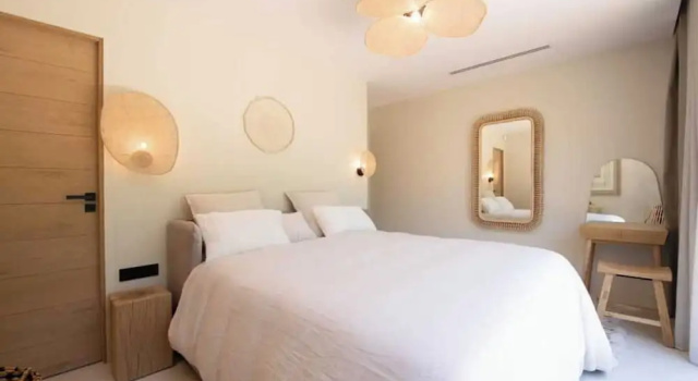 Prestige Villa a/c 12P With Pool & Lounge
