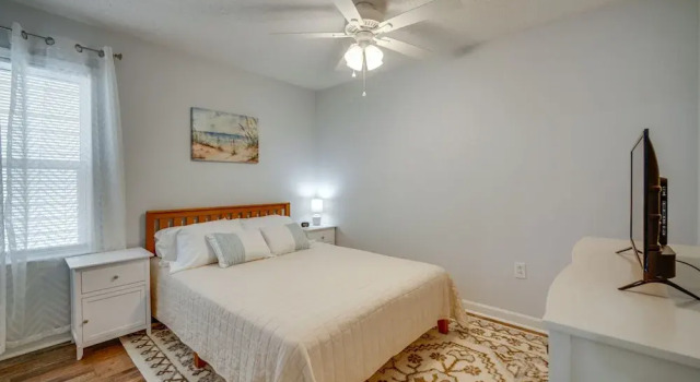Коттедж Pet-Friendly Villas Vacation Rental: Walk to Bay
