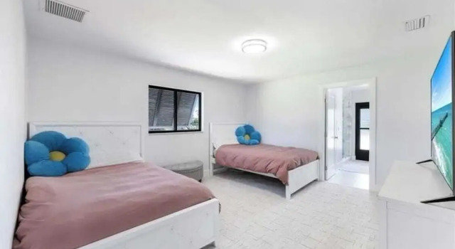 Oceanfront Retreat in Fort Myers - 3 Bedrooms, Private Pool, Забронировать Дом для отпуска Коттеджи Айона, Коттедж