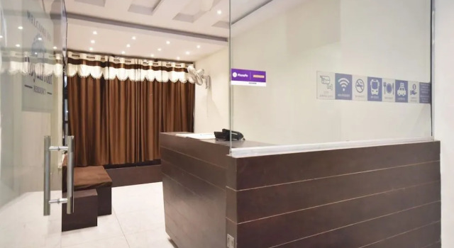 Spot On 29030 Hotel Royal Front