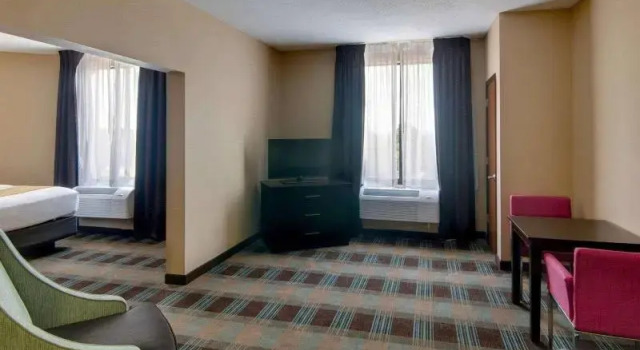 Номер Standard Comfort Suites Houston West at Clay Road