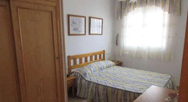 Appartment quiet and less than 500m from the beach, near restaurants, Забронировать Отель Отели Торревьеха с парковкой, рядом с Городской театр Торревьехи, Парковка