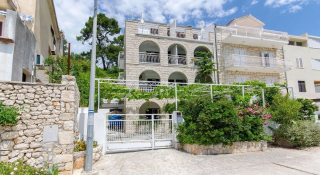 Apartments Seaside