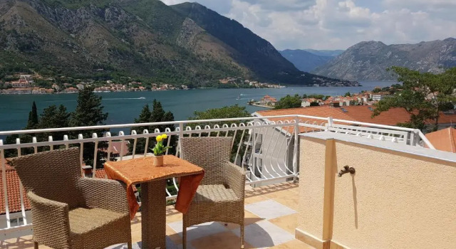 Апартаменты с видом на море Apartments Peranovic 2