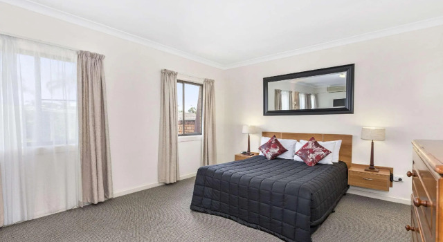Полулюкс Comfort Inn Centrepoint Motel