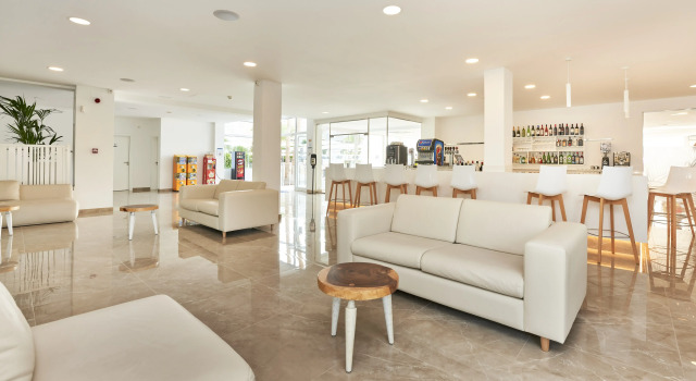 Som Llevant Suites, Reserva ahora Apartahotel Cala Bona Mallorca