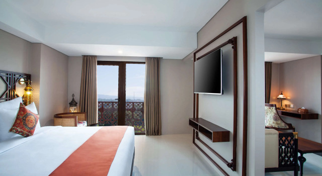 Suite Alhambra Hotel & Convention, BW Signature Collection