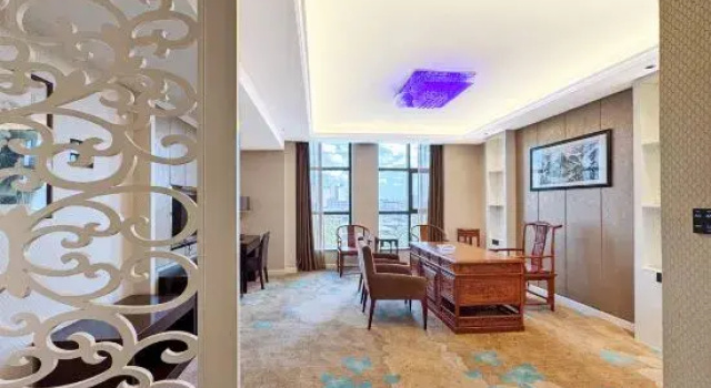 Люкс Business Yayue Hotel (Cixi Chengxi Yintai)