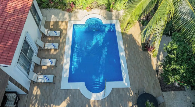 Вилла Luxurious 6-Bedroom Villa with Private Pool in Playa del Carmen