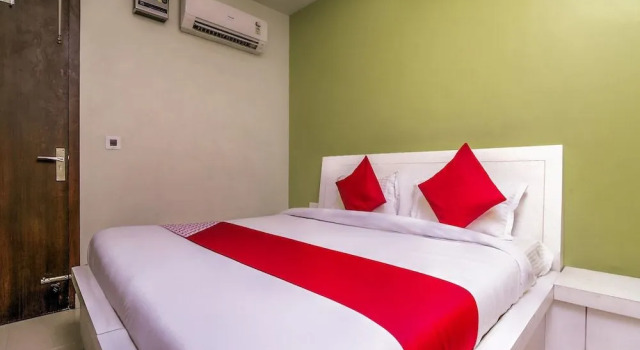 OYO 19706 Hotel Heaven
