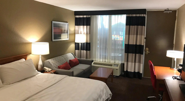 Двухместный номер Standard с видом на бассейн Alexandria Hotel & Conference Center