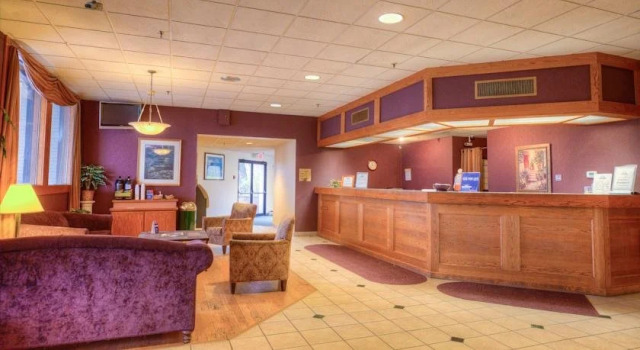Days Inn Maplewood Hotel and Conference Center, Varaa Hotelli Hotellit Minnesota pysäköinnillä, Pysäköinti