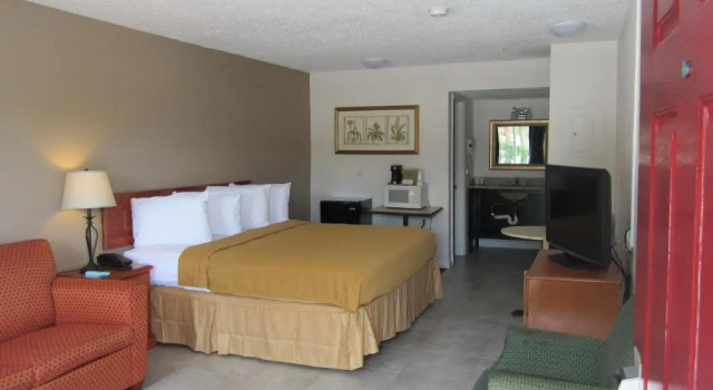 Номер Standard Lantern Inn & Suites - Sarasota