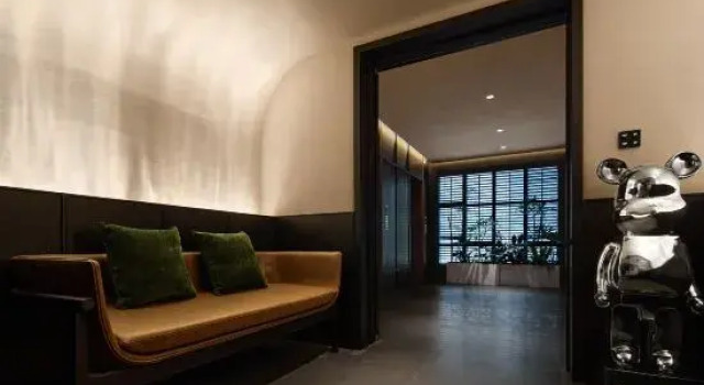 Stream Whisper Hotel