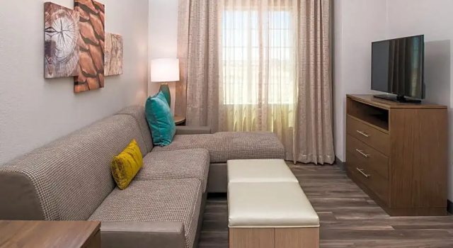 Четырёхместный люкс c 1 комнатой Staybridge Suites - Pecos by IHG