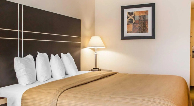 Номер Standard Quality Inn Ledgewood - Dover