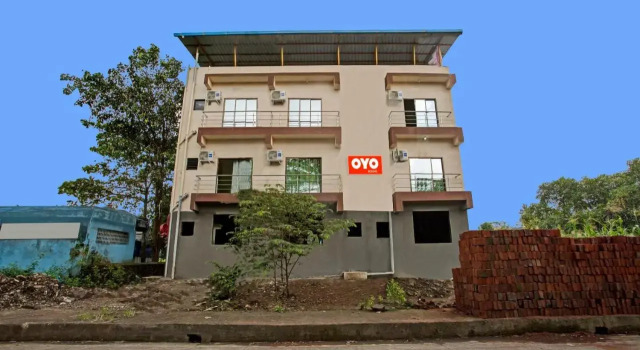 OYO 700169 Om Sai Ram Residency