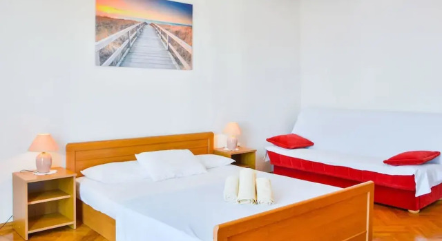 Holiday Home in Senj With Pool Near Beach, Book Hotel Hoteller i Senj med pool, Swimmingpool