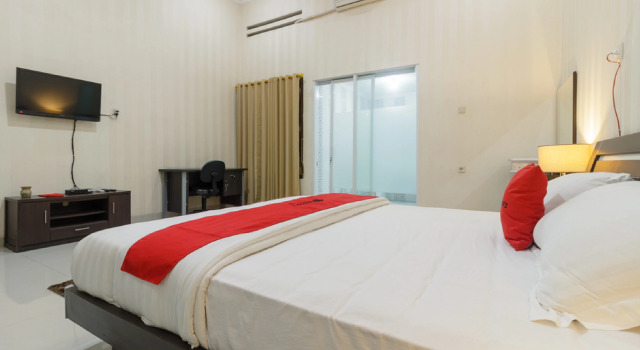 RedDoorz Plus near RS PMI Bogor