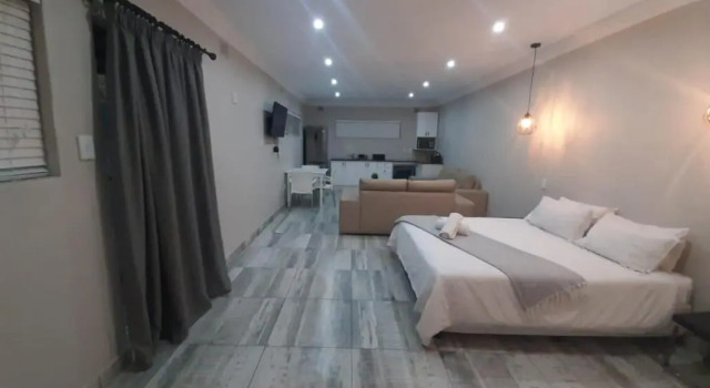 Guest house on Gillian Unit 7, Забронировать Гостевой дом Гостевые дома Баллито, Гостевой дом