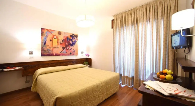 Четырёхместный номер Standard Hotel Corona
