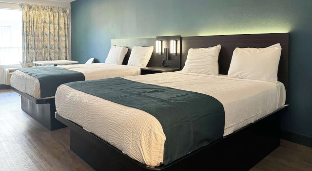 Четырёхместный номер Standard Studio 6 Suites Gardena, CA