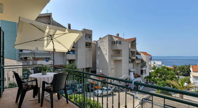 Студия Family apartments Leona Makarska