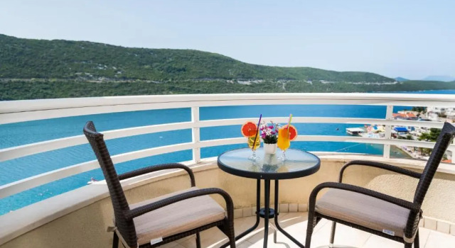 Трёхместный номер Standard с балконом и с видом на море Hotel AGAVA