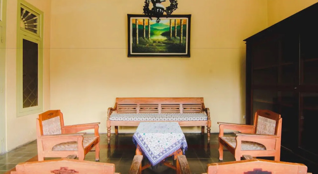 Griya Batik Giri Sekar Homestay Syariah, Rezervovat Hotel 3hvězdičkové hotely v Yogyakarta Province, 3*