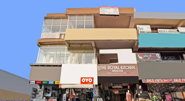 OYO Flagship 70188 S R Hotel