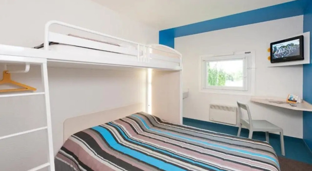 Трёхместный номер Standard Enzo Hotel Premier Prix - Chalons