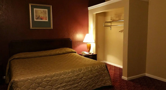 Executive Inn and Suites Waxahachie