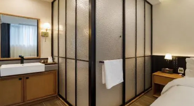 Двухместный люкс Chongqing Mingyue Peng Hotel (Nanshan Longmen Haolaojie Branch)