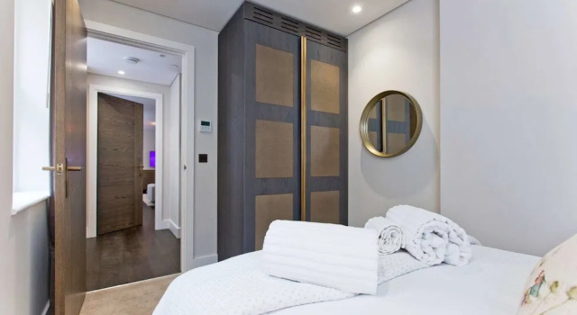 Luxury 2 bed with lift ac and concierge, Забронировать Апартаменты/квартира Лондонский Сити Лондон, рядом с British Library of Political and Economic Science
