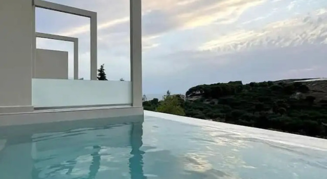 Полулюкс Myzith Luxury Suites