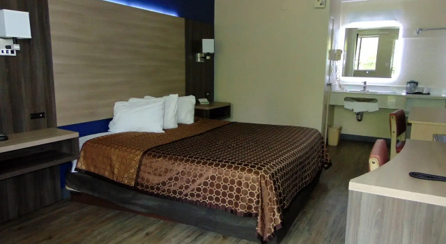 Somatel Nashville Airport Hotel