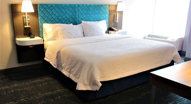 Hampton Inn & Suites Newtown, Забронировать Отель Ньютаун Bucks County