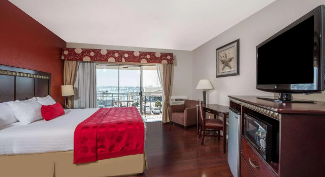 Двухместный номер Ramada by Wyndham San Diego Airport