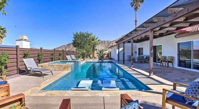 Коттедж с 3 комнатами 226242 3 BR Oasis w/ Hot Tub By Golf & Coachella!